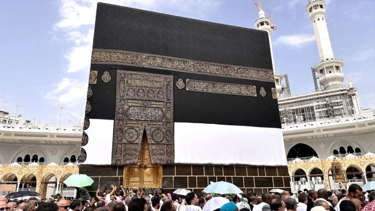 Mekke’de 52 Dereceyi Aşan Sıcaklıklar Nedeniyle Yüzlerce Hacı Hayatını Kaybetti