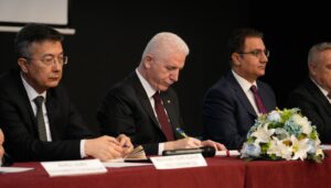 İstanbul Valisi Davut Gül Okul Aile Birliği Başkanları ile bir araya geldi 1 haber 2 1