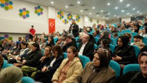 İstanbul Valisi Davut Gül Okul Aile Birliği Başkanları ile bir araya geldi 2 haber 3 1