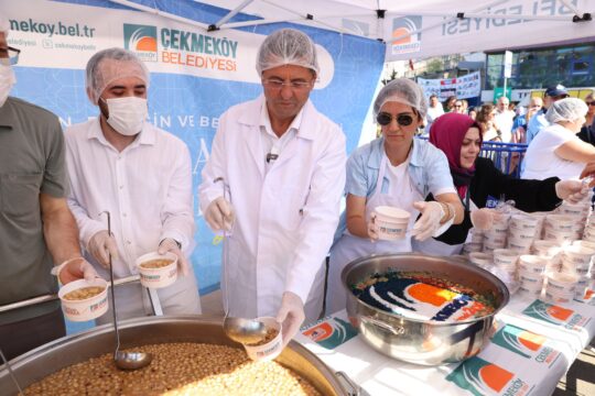 Çekmeköy Belediye Başkanı Orhan Çerkez: “Aşure, paylaşmanın ve kardeşçe yaşamanın simgesidir”