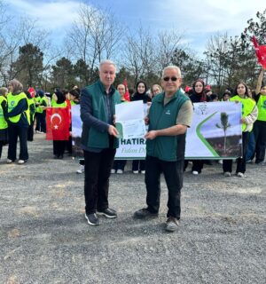 İMAM HATİP ÖĞRENCİLERİNDEN HATIRA ORMANI ETKİNLİĞİNE DESTEK!
